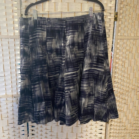 Cleo Petite Black/Grey/White A-Line Tie Waste Skirt Size 14 EUC - Picture 3 of 6